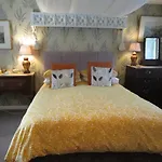 Bed & Breakfast Slack